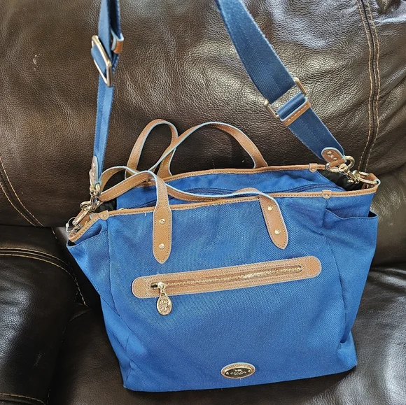 Coach Sawyer Signature Purse Handbag - Picture 5 of 14